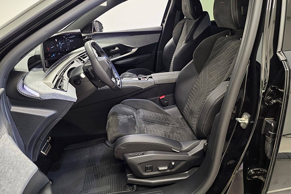 Peugeot e-5008 15 of 30