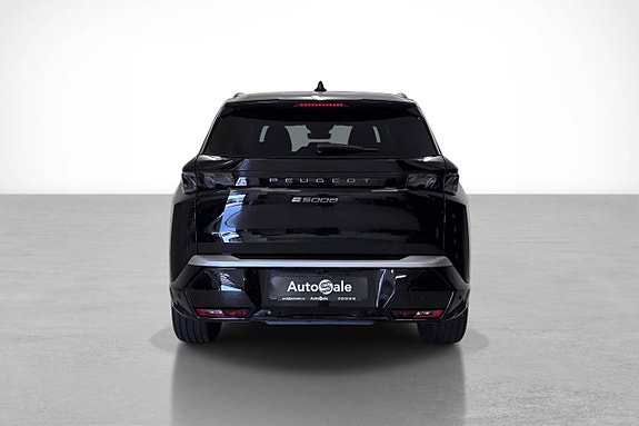 Peugeot e-5008 5 of 30