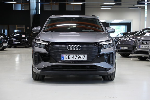 Audi Q4 e-tron 3 of 30