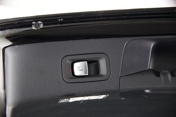 Mercedes-Benz C300 e 25 of 30