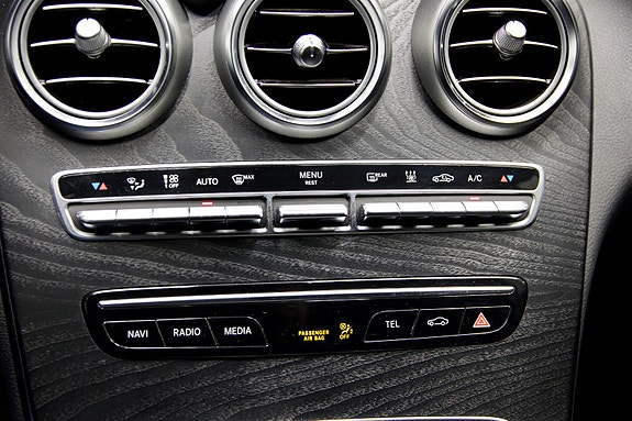 Mercedes-Benz C300 e 14 of 30