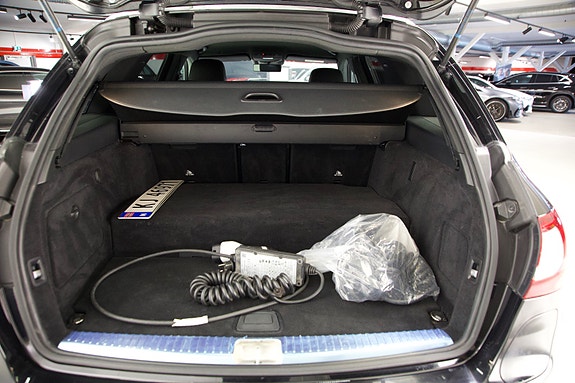 Mercedes-Benz C300 e 24 of 30