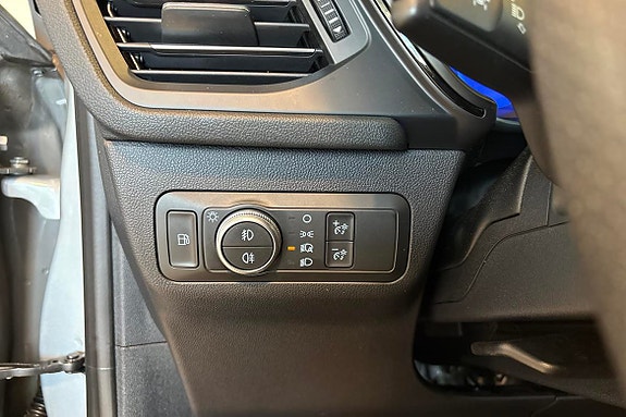 Ford Kuga 12 of 24