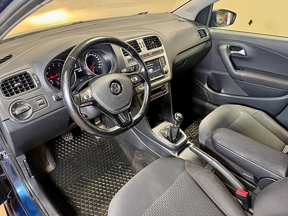Volkswagen Polo 21 of 30