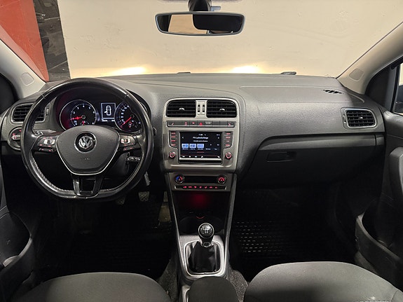 Volkswagen Polo 23 of 30