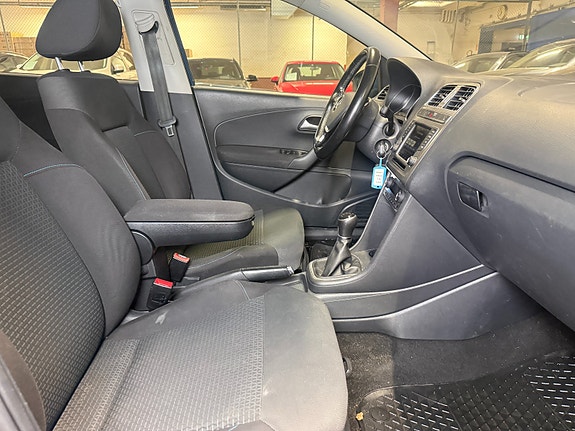 Volkswagen Polo 18 of 30