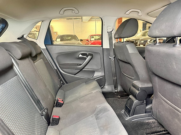 Volkswagen Polo 16 of 30