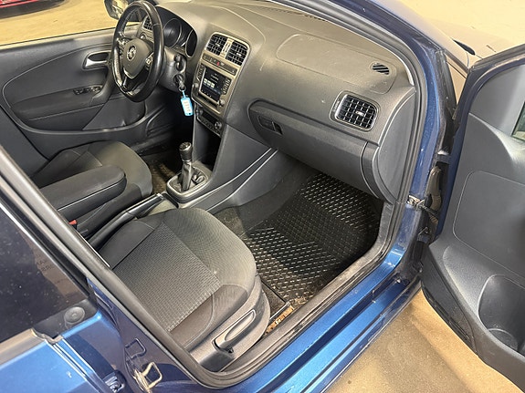Volkswagen Polo 17 of 30