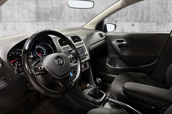 Volkswagen Polo 10 of 30