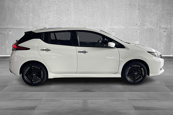 Nissan Leaf 8 of 22