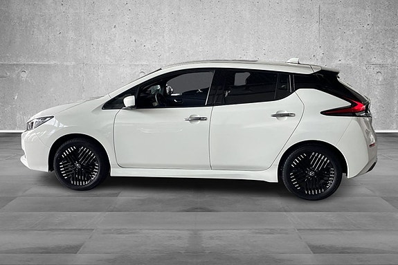 Nissan Leaf 3 of 22