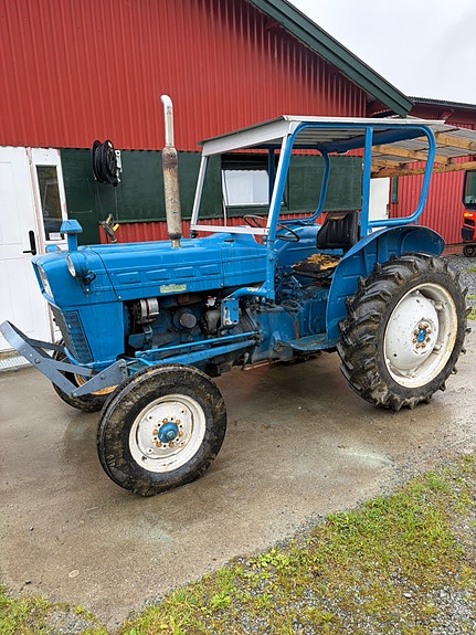 Ford 2000 2 of 8