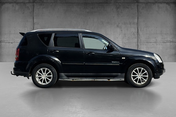 SsangYong Rexton 3 of 11