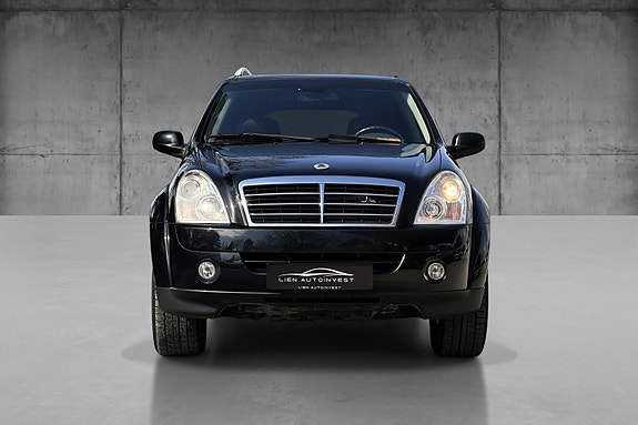 SsangYong Rexton 2 of 11