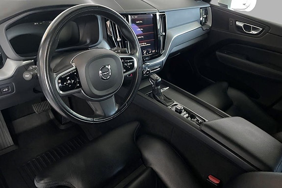 Volvo XC60 10 of 22