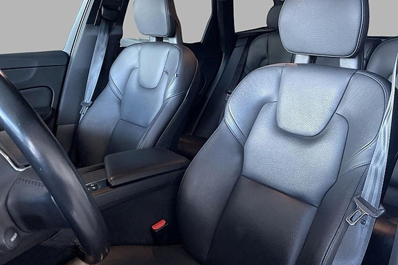 Volvo XC60 19 of 22