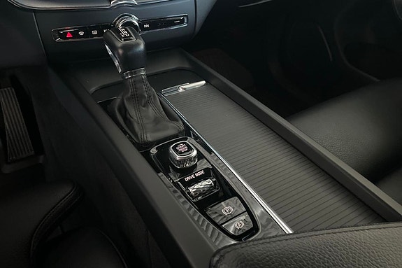 Volvo XC60 17 of 22