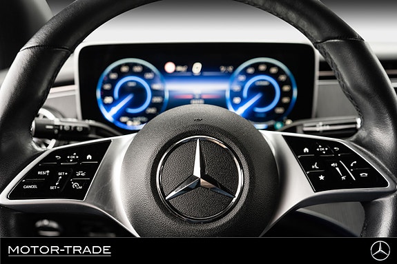 Mercedes-Benz EQE SUV 22 of 30