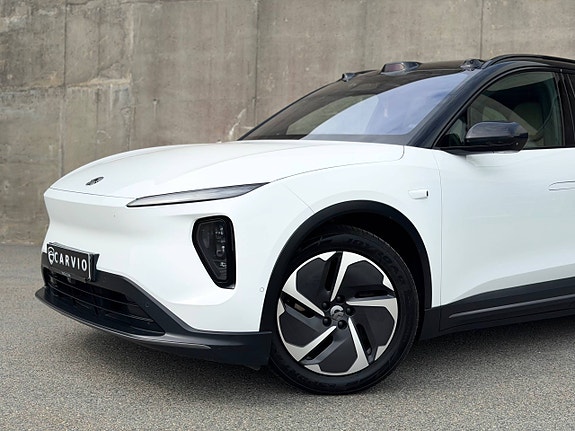 NIO EL6 2 of 25