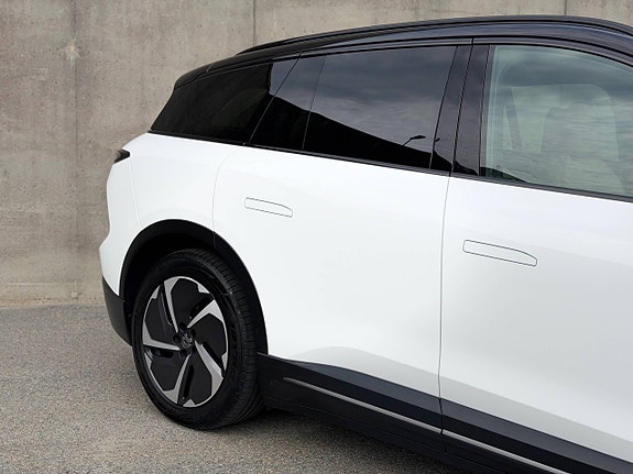 NIO EL6 8 of 25