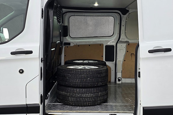 Ford Transit Custom 14 of 30