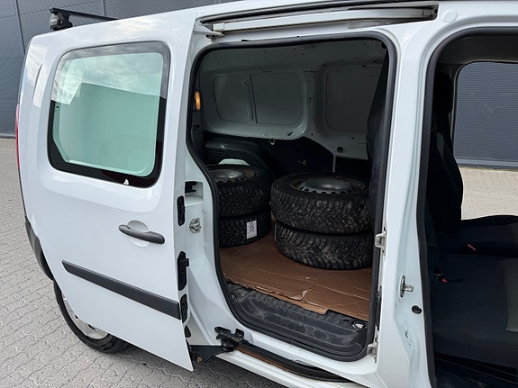 Renault Kangoo Maxi 17 of 24