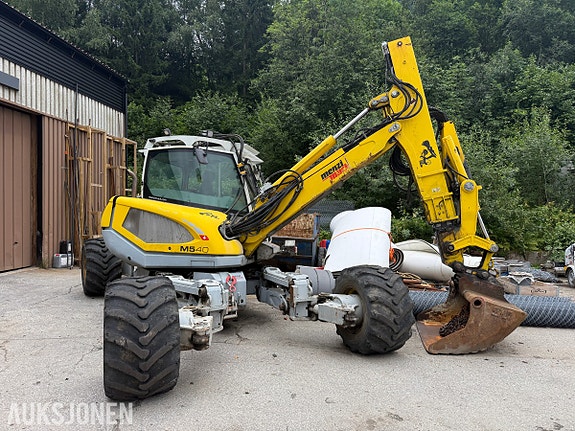 Andre Menzi Muck M540 2 of 30