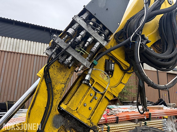 Andre Menzi Muck M540 12 of 30