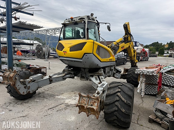 Andre Menzi Muck M540 9 of 30