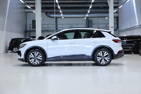 Audi Q4 e-tron 4 of 30