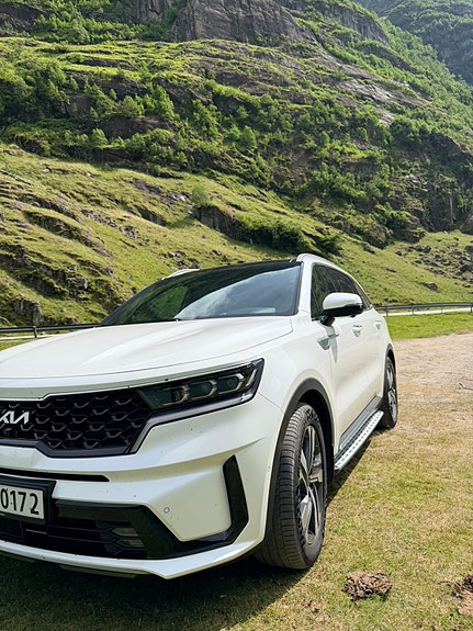 Kia Sorento 2 of 13