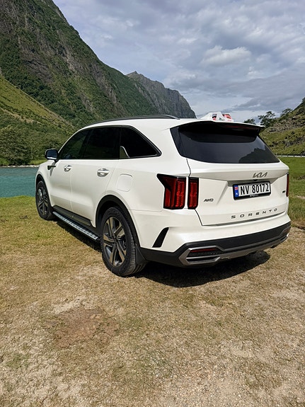 Kia Sorento 3 of 13