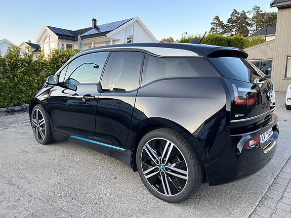 BMW i3 10 of 30
