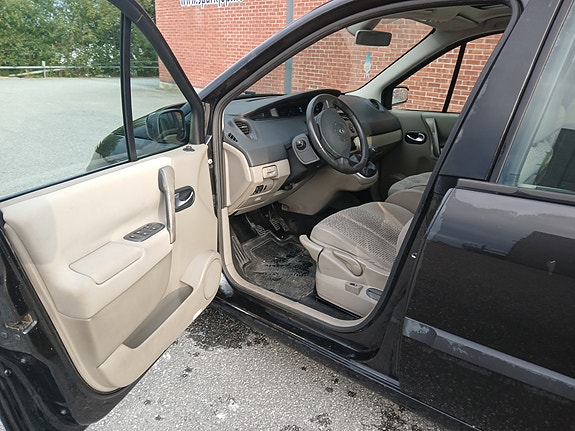 Renault Scenic II 9 of 13