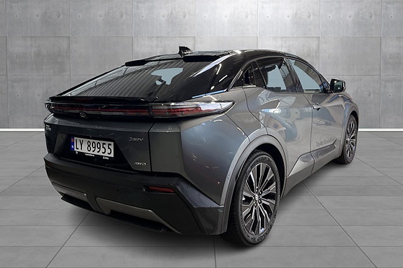Toyota C-HR+ 5 of 19
