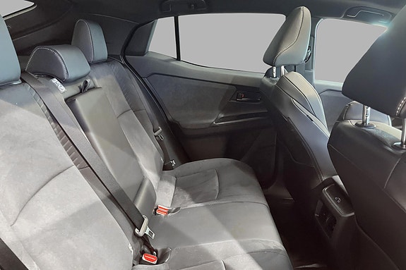 Toyota C-HR+ 17 of 19