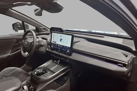 Toyota C-HR+ 15 of 19