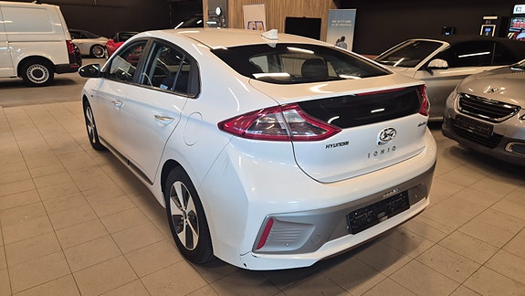 Hyundai IONIQ 7 of 17