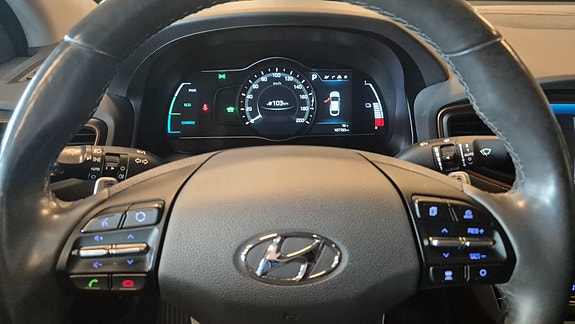 Hyundai IONIQ 12 of 17