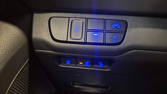 Hyundai IONIQ 11 of 17