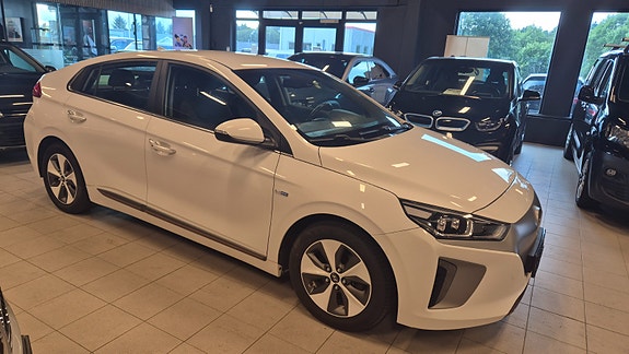 Hyundai IONIQ 4 of 17