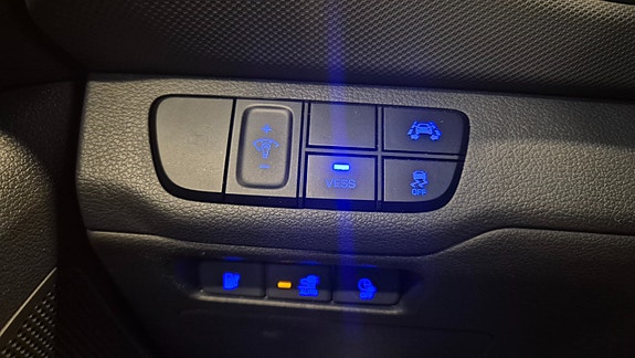 Hyundai IONIQ 13 of 17