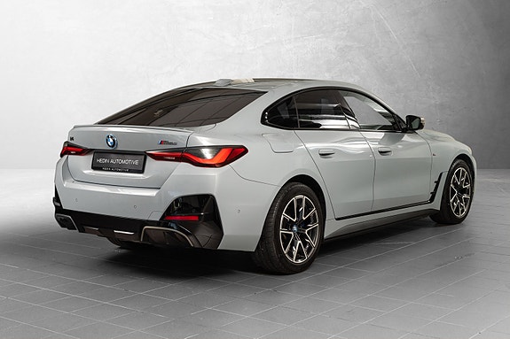 BMW i4 7 of 27