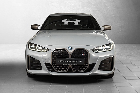 BMW i4 2 of 27
