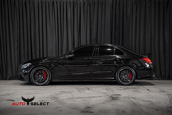 Mercedes-Benz C63 9 of 30