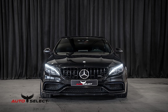 Mercedes-Benz C63 6 of 30