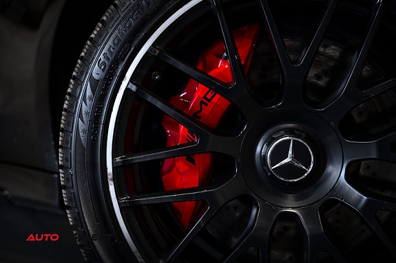 Mercedes-Benz C63 4 of 30