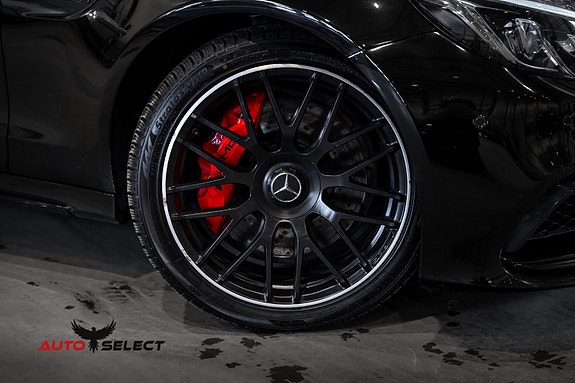 Mercedes-Benz C63 3 of 30