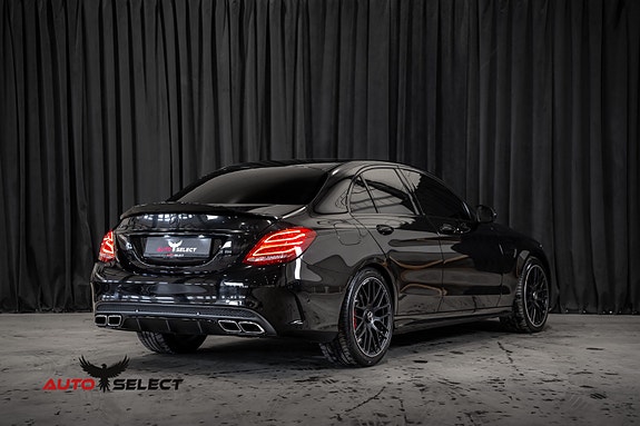 Mercedes-Benz C63 15 of 30