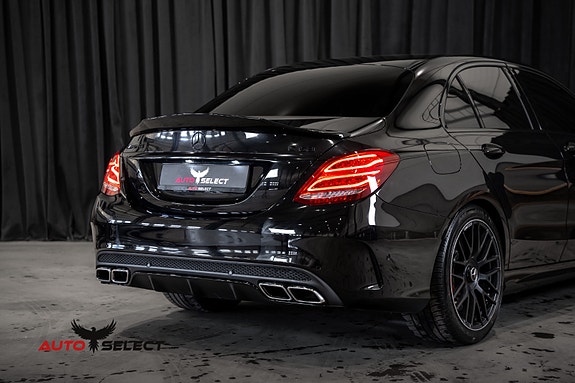 Mercedes-Benz C63 16 of 30